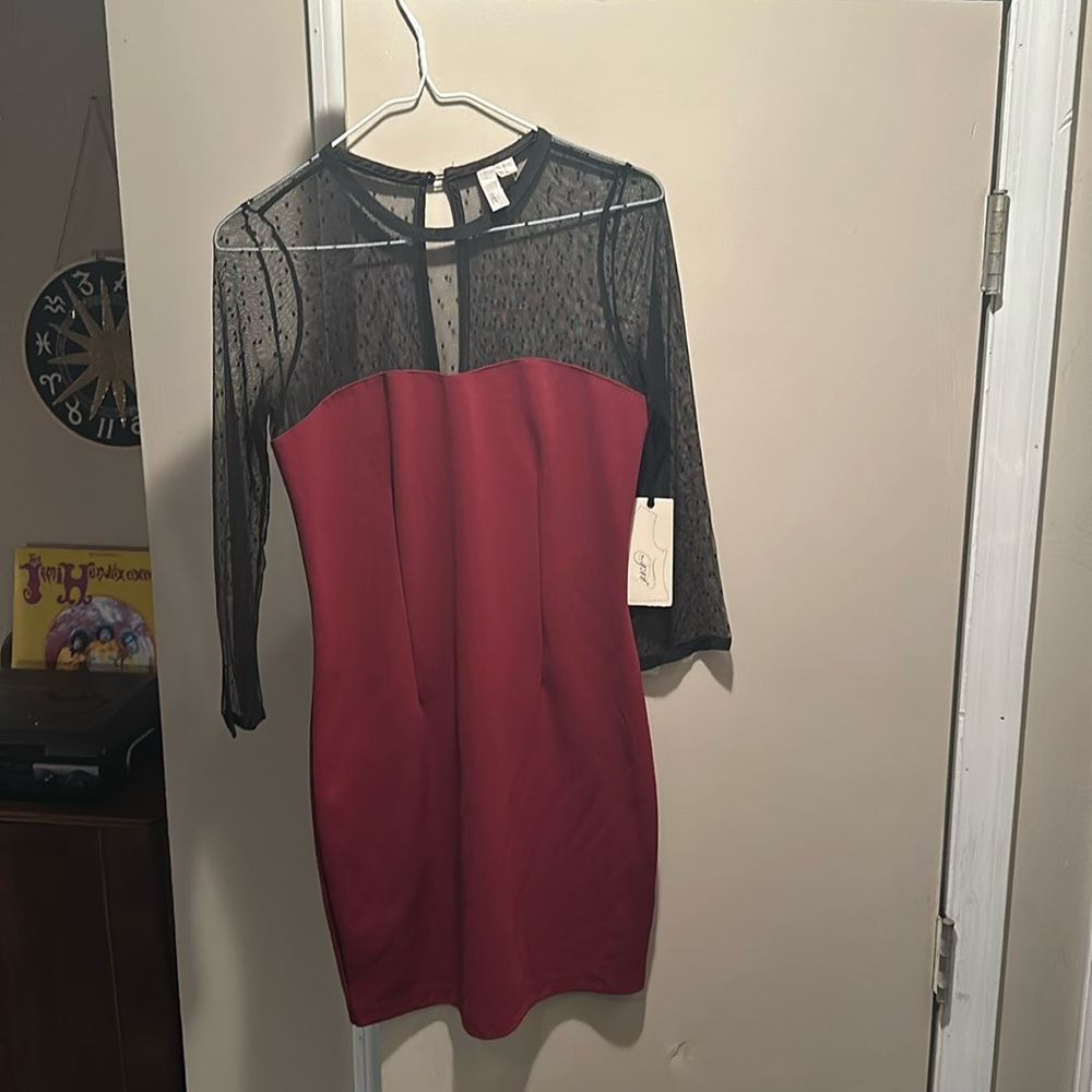 Women’s maroon and black lace dress